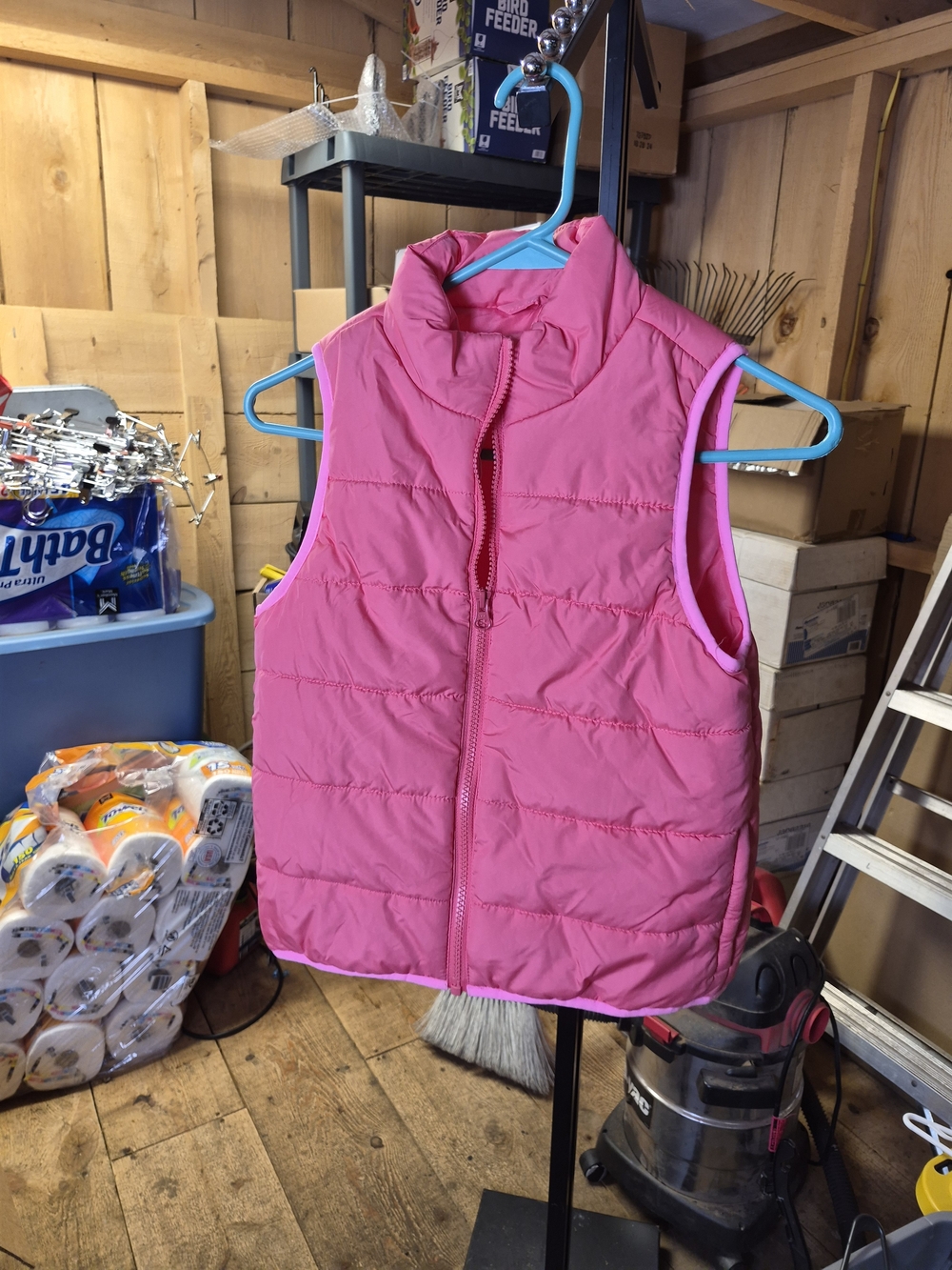 Crazy 8 Hot Pink Puffer Vest for Girls Bin 41
